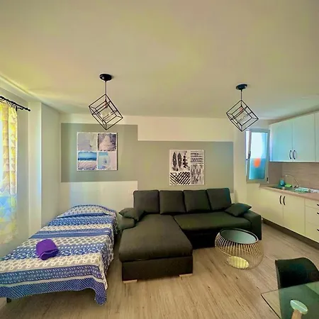 Lux Solarium Street Apartment *